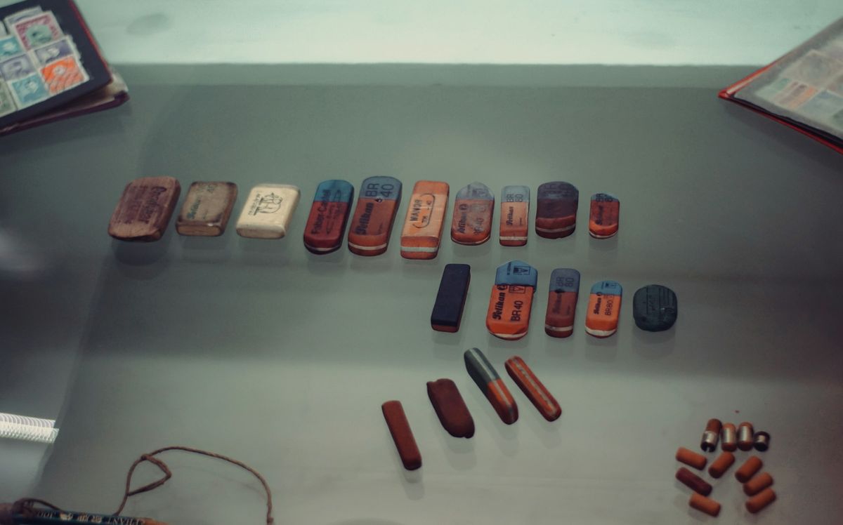 Knolling Labelling What is knolling and how can it help you to focus? - Loose Thought
